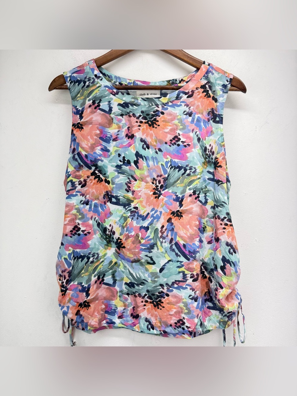 Cloth & Stone size Medium Women’s Multicolor Floral Ruched Side Tie Tank Top